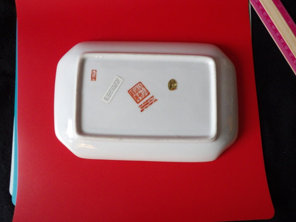 Far Eastern Fine China Hand-Painted Grape Porcelain Serving Dish — Made in Taiwan