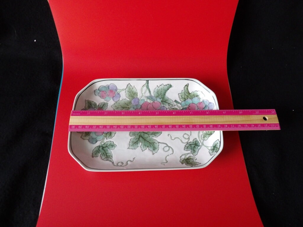 Far Eastern Fine China Hand-Painted Grape Porcelain Serving Dish — Made in Taiwan