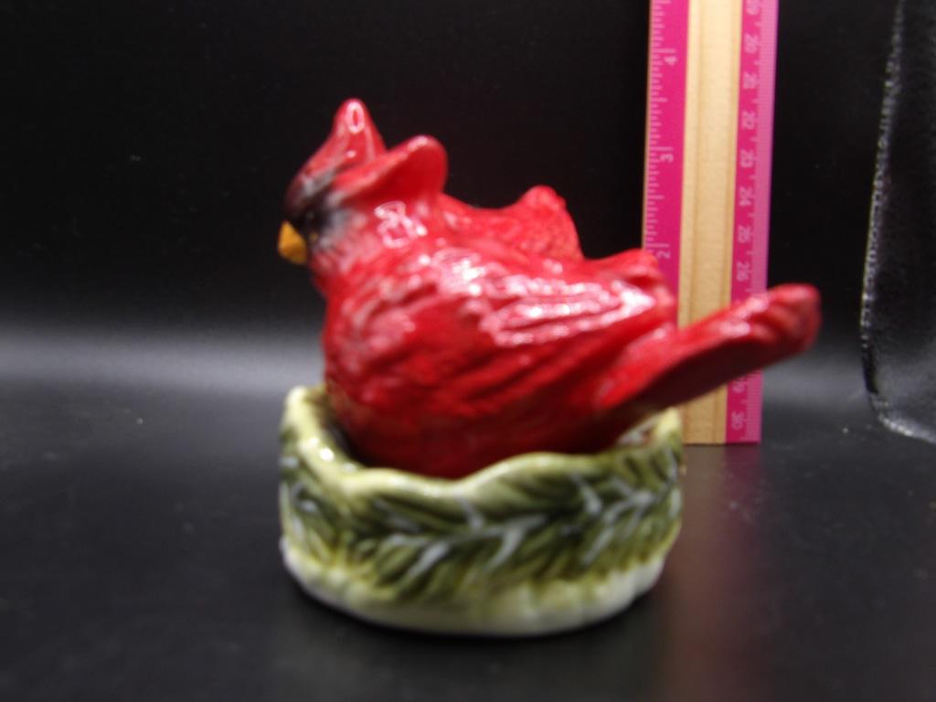 Vintage Ceramic Cardinal Salt & Pepper Shaker Set with Pinecone Base
