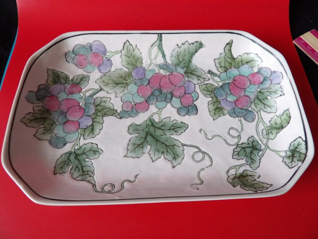 Far Eastern Fine China Hand-Painted Grape Porcelain Serving Dish — Made in Taiwan
