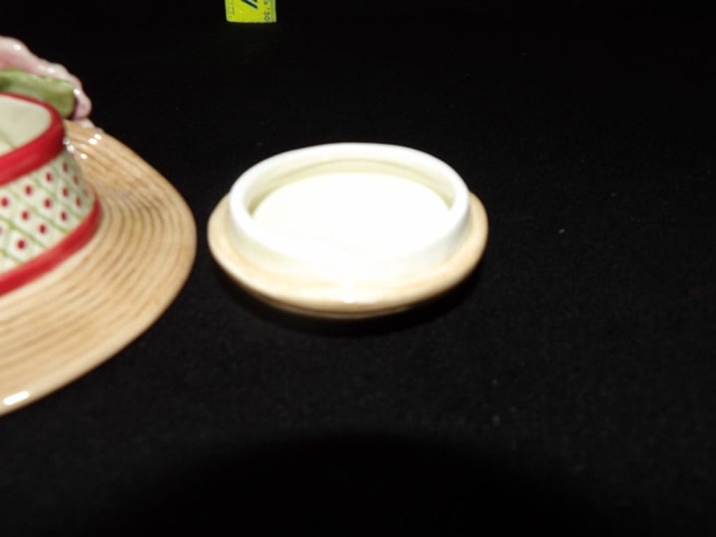 Fitz and Floyd Essentials Straw Hat w/ Pink Hibiscus Flowers Lidded Trinket Box
