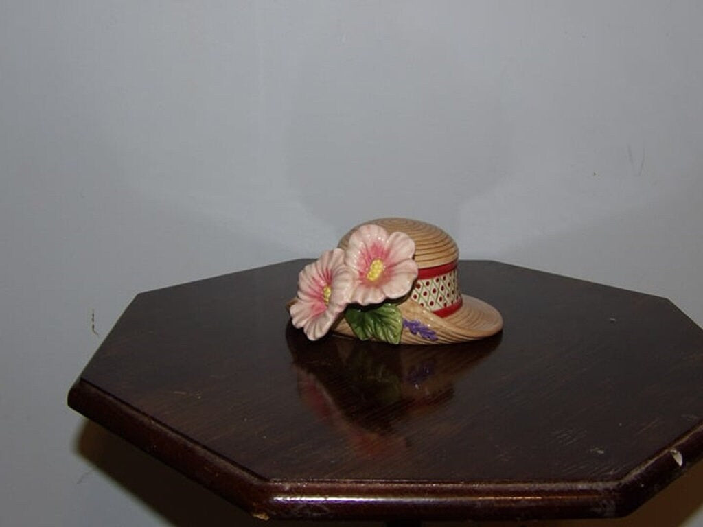 Fitz and Floyd Essentials Straw Hat w/ Pink Hibiscus Flowers Lidded Trinket Box