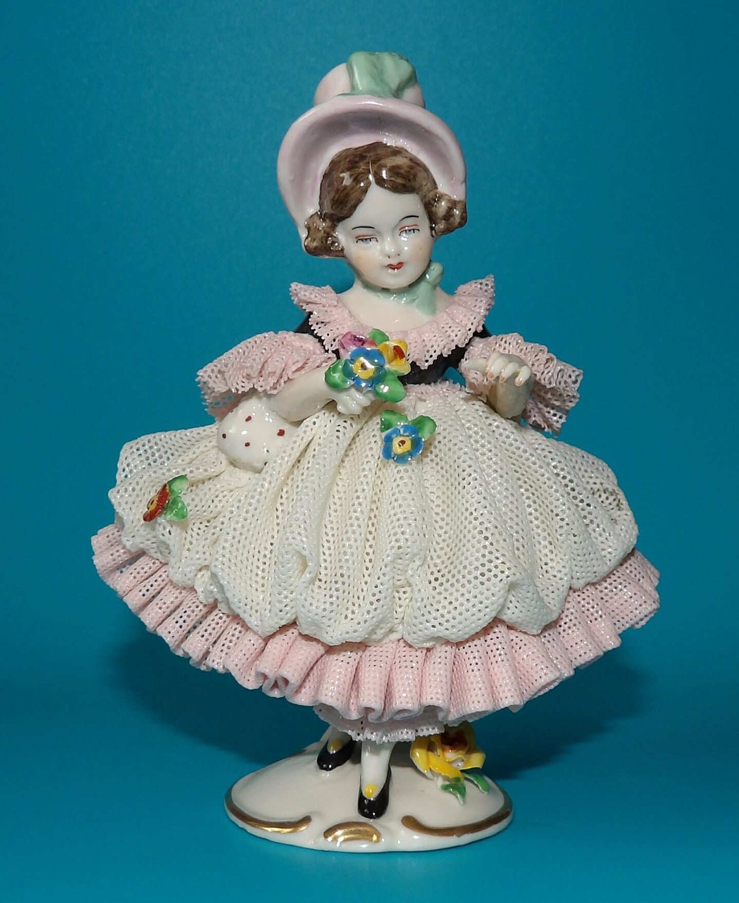 Antique 1930s Dresden Girl Figurine with Lace Detail — Rare Porcelain Collectible