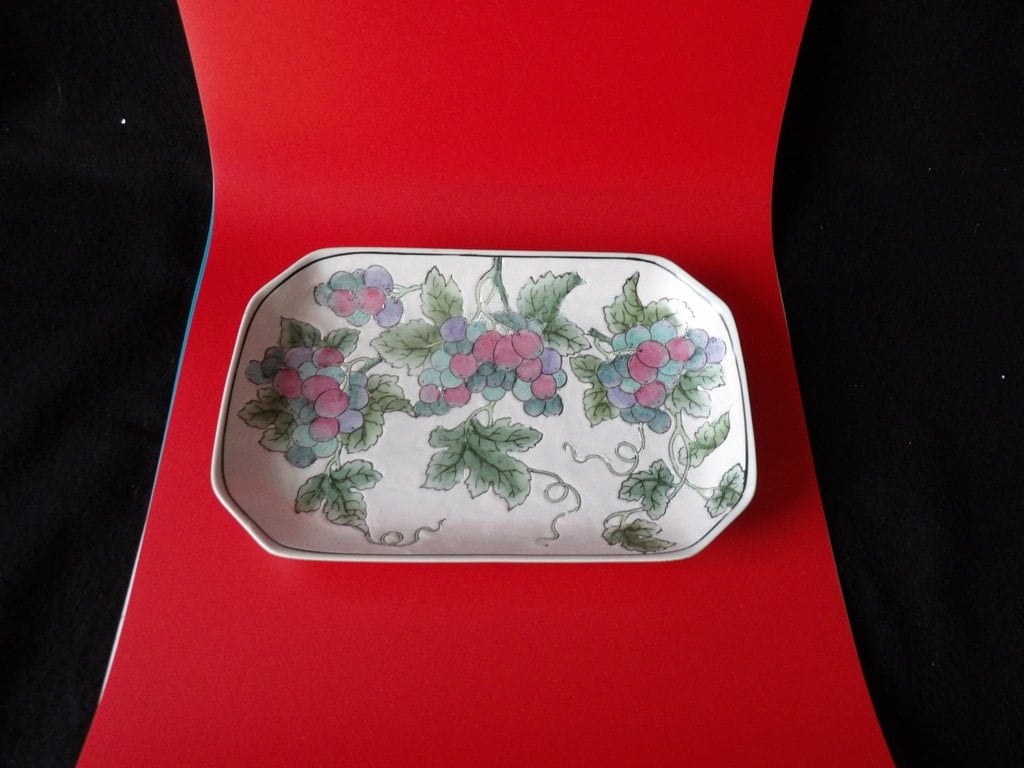 Far Eastern Fine China Hand-Painted Grape Porcelain Serving Dish — Made in Taiwan