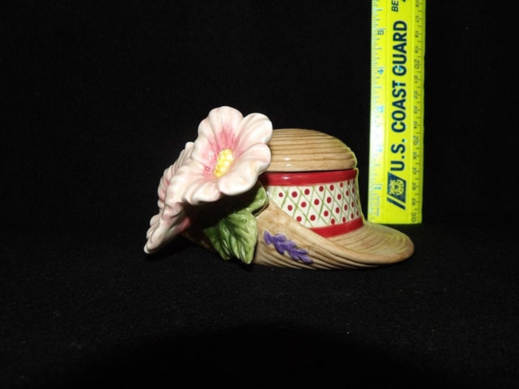 Fitz and Floyd Essentials Straw Hat w/ Pink Hibiscus Flowers Lidded Trinket Box