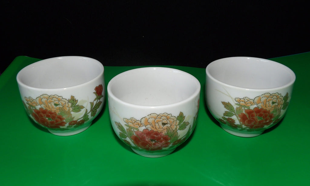 Vintage Japanese Porcelain Sake & Tea Cups with Floral Design — Set of 3